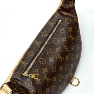 Сумка на пояс Louis Vuitton Bumbag