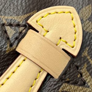 Сумка на пояс Louis Vuitton Bumbag