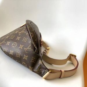 Сумка на пояс Louis Vuitton Bumbag