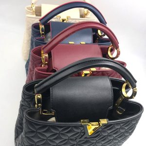 Сумка Louis Vuitton Capucines