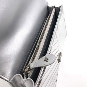 Сумка Pinko Mirror-finish Quilting Love Bag