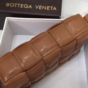 Сумка Bottega Veneta Padded Cassette