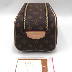 Косметичка Louis Vuitton Dopp Kit