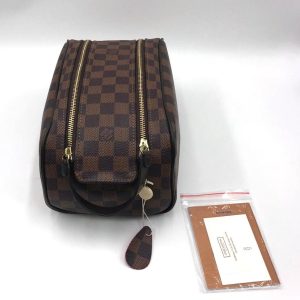 Косметичка Louis Vuitton Dopp Kit