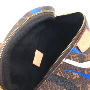 Сумка на пояс Louis Vuitton Bumbag