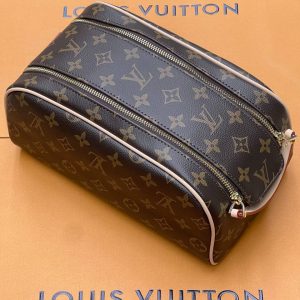 Косметичка Louis Vuitton Dopp Kit