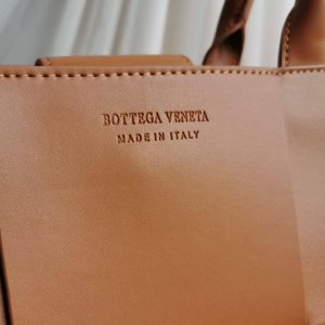 Сумка Bottega Veneta Arco