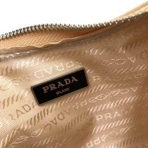 Сумка Prada Re-Edition