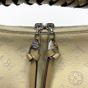 Сумка Louis Vuitton Beaubourg Hobo MM