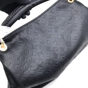 Сумка Louis Vuitton Artsy MM