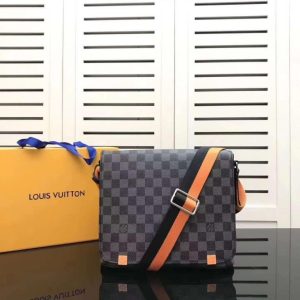 Сумка Louis Vuitton District