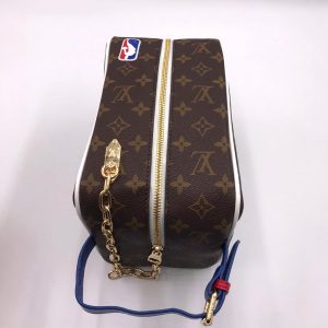 Косметичка Louis Vuitton Trousse Toiletry