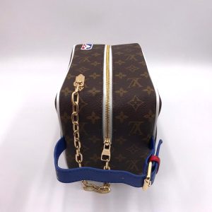 Косметичка Louis Vuitton Trousse Toiletry