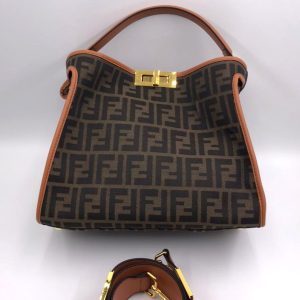 Сумка Fendi Peekaboo