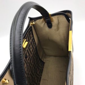 Сумка Fendi Peekaboo