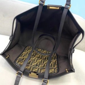 Сумка Fendi Peekaboo