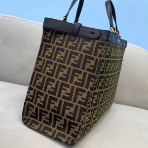 Сумка Fendi Peekaboo