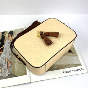 Сумка Louis Vuitton Saintonge