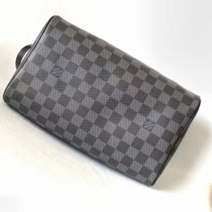 Косметичка Louis Vuitton Dopp Kit