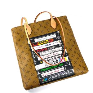 Сумка Louis Vuitton Carry It