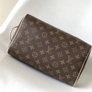 Косметичка Louis Vuitton Dopp Kit