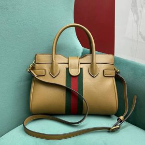 Сумка-тоут Gucci GG Marmont с металлическим логотипом