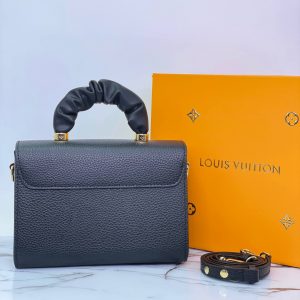 Сумка Louis Vuitton TWIST MM