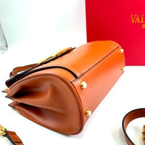 Сумка Valentino Garavani Alcove medium