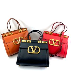 Сумка Valentino Garavani Alcove medium