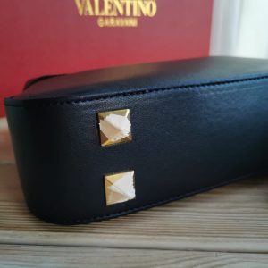 Valentino Garavani Stud Sign