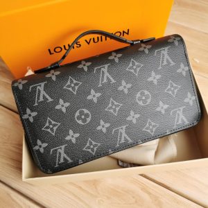 Клатч Louise Vuitton