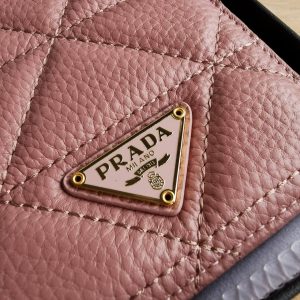 Обложка для документов Prada