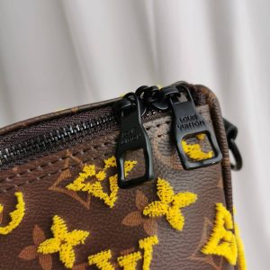 Сумка Louis Vuitton KEEPALL TRAINGLE