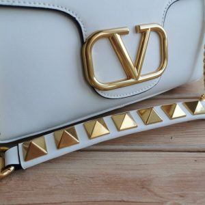 Сумка Valentino Garavani Stud Sign