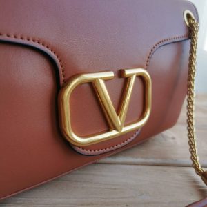 Сумка Valentino Garavani Stud Sign