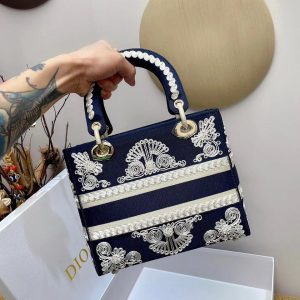 Сумка Dior Lady D-Lite