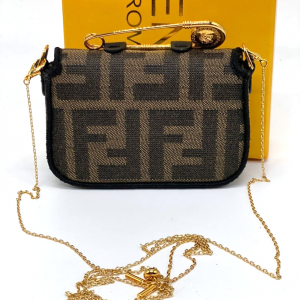 Клатч коллаборация Fendi и Versace