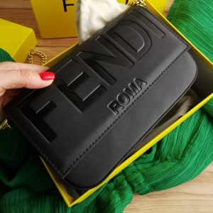 Клатч Fendi