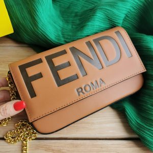 Клатч Fendi