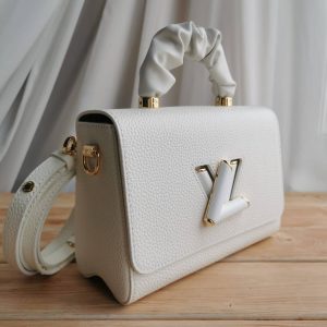 Сумка Louis Vuitton TWIST MM