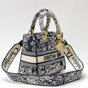 Сумка Dior Lady D-Lite