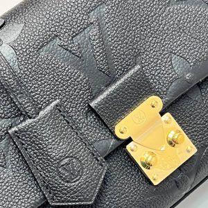 Сумка Louis Vuitton Madeleine BB