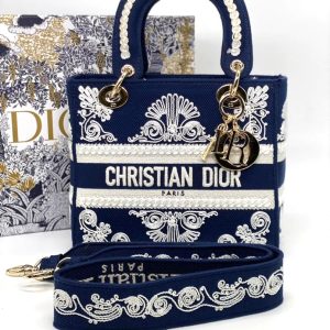 Сумка Dior Lady D-Lite