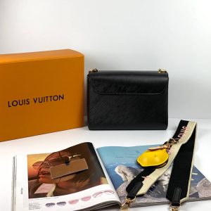 Сумка Louis Vuitton Twist