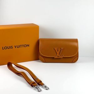 Сумка Louis Vuitton Buci