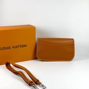 Сумка Louis Vuitton Buci