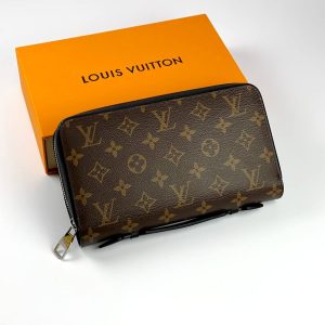 Клатч Louis Vuitton