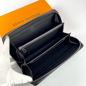 Клатч Louis Vuitton