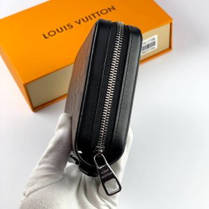 Клатч Louis Vuitton