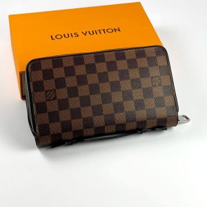 Клатч Louis Vuitton